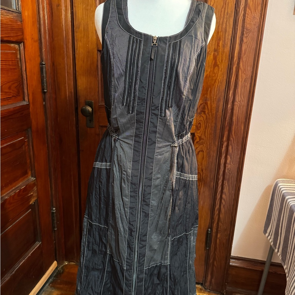 Black Slimming Stretch Boutique Midi Dress | Zip Front- so flattering